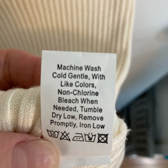 Pretty Garden, Ivory ribbed Knit, Body-con 2 piece dress with pullover shrug, M - Picture 12 of 14